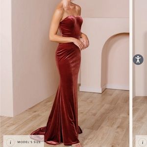 Revelry  brand -Quinn Velvet Dress- Burgundy size 6 bridesmaid dress worn once